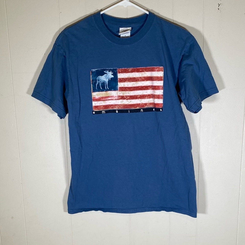 The duck company Maine American flag Blue Graphic T-Shirt size medium patriotic